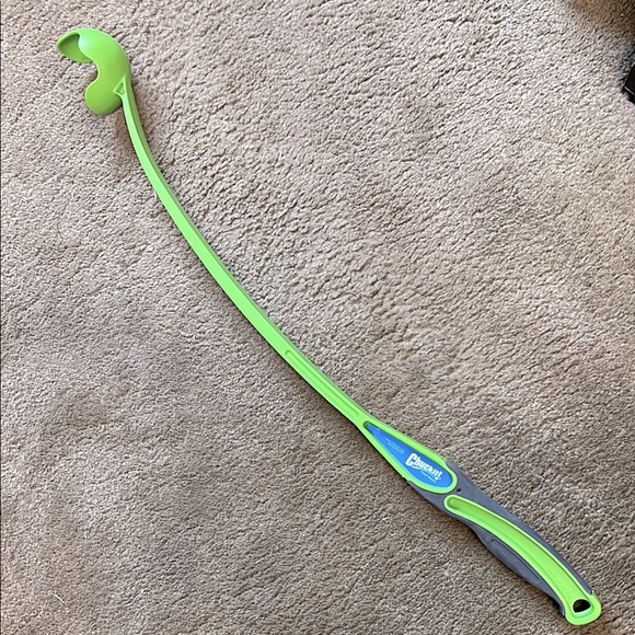 Chuckit! Fetch Games Dog Ball Launcher Pet Toy or Winter Snowball Maker - Picture 1 of 5